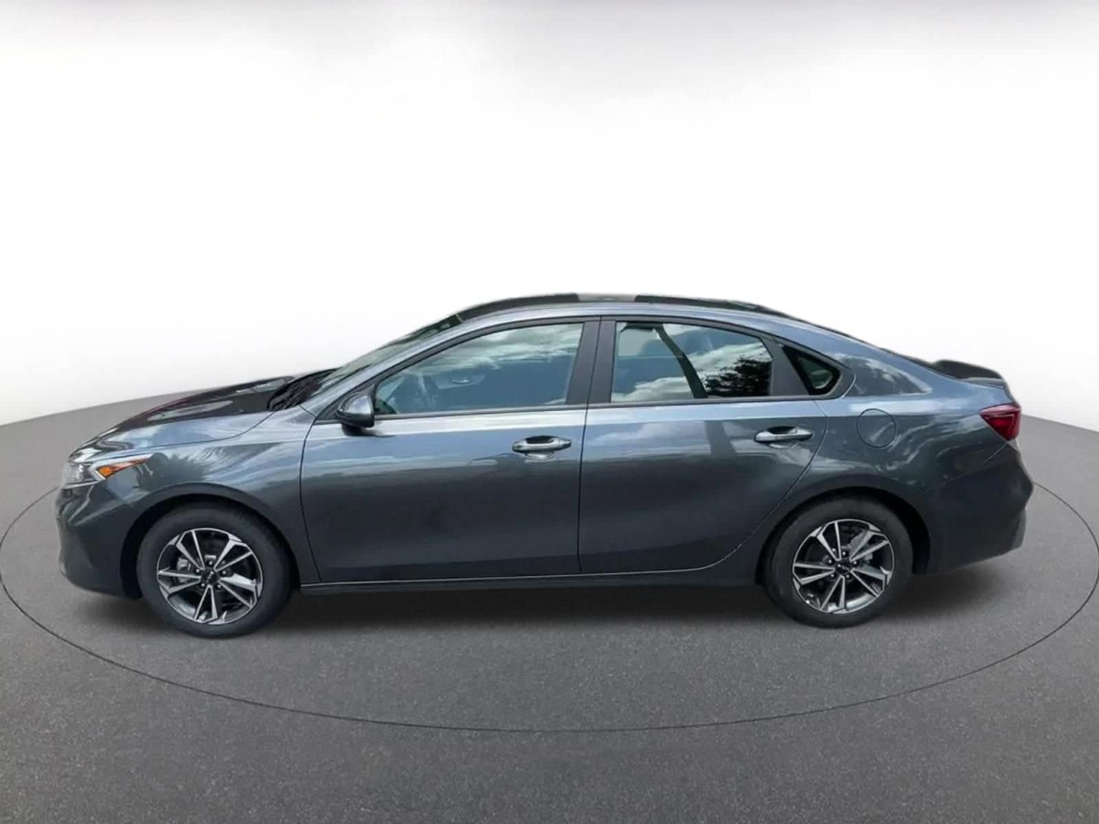 2024 Kia Forte LXS 8