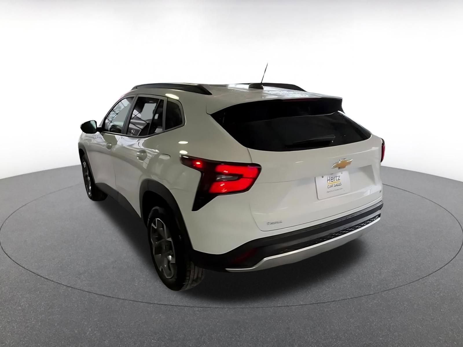 Thumbnail: 2025 Chevrolet Trax - 11