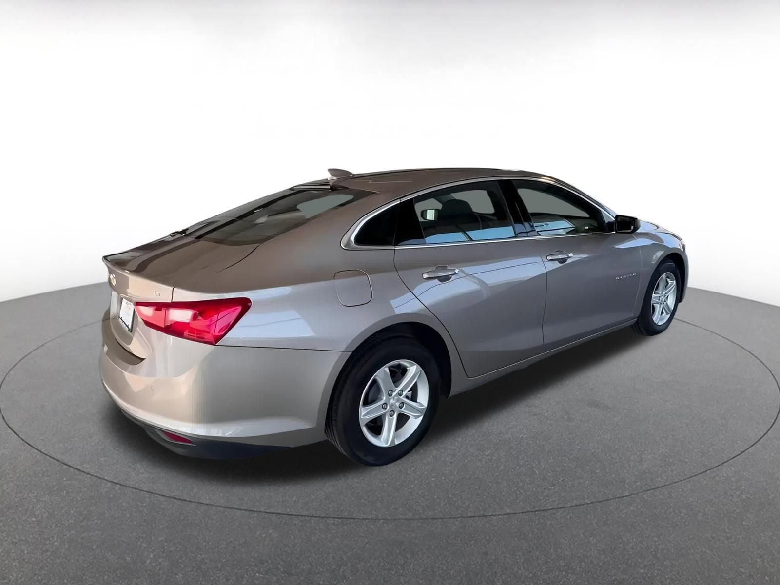 Thumbnail: 2024 Chevrolet Malibu - 15