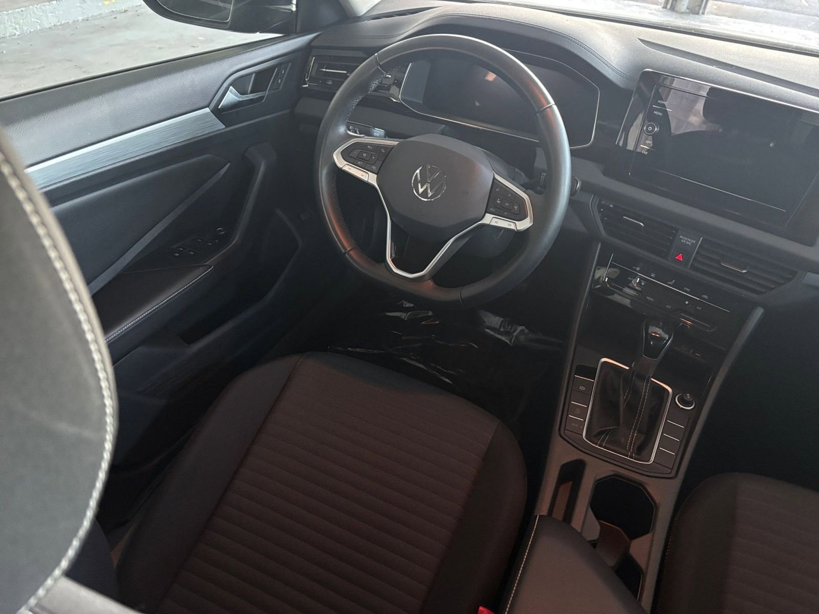 Thumbnail: 2025 Volkswagen Jetta - 32