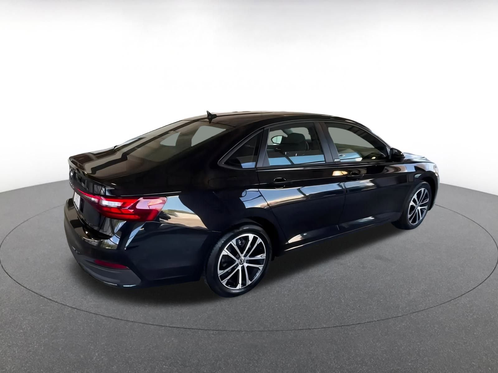 Thumbnail: 2025 Volkswagen Jetta - 11