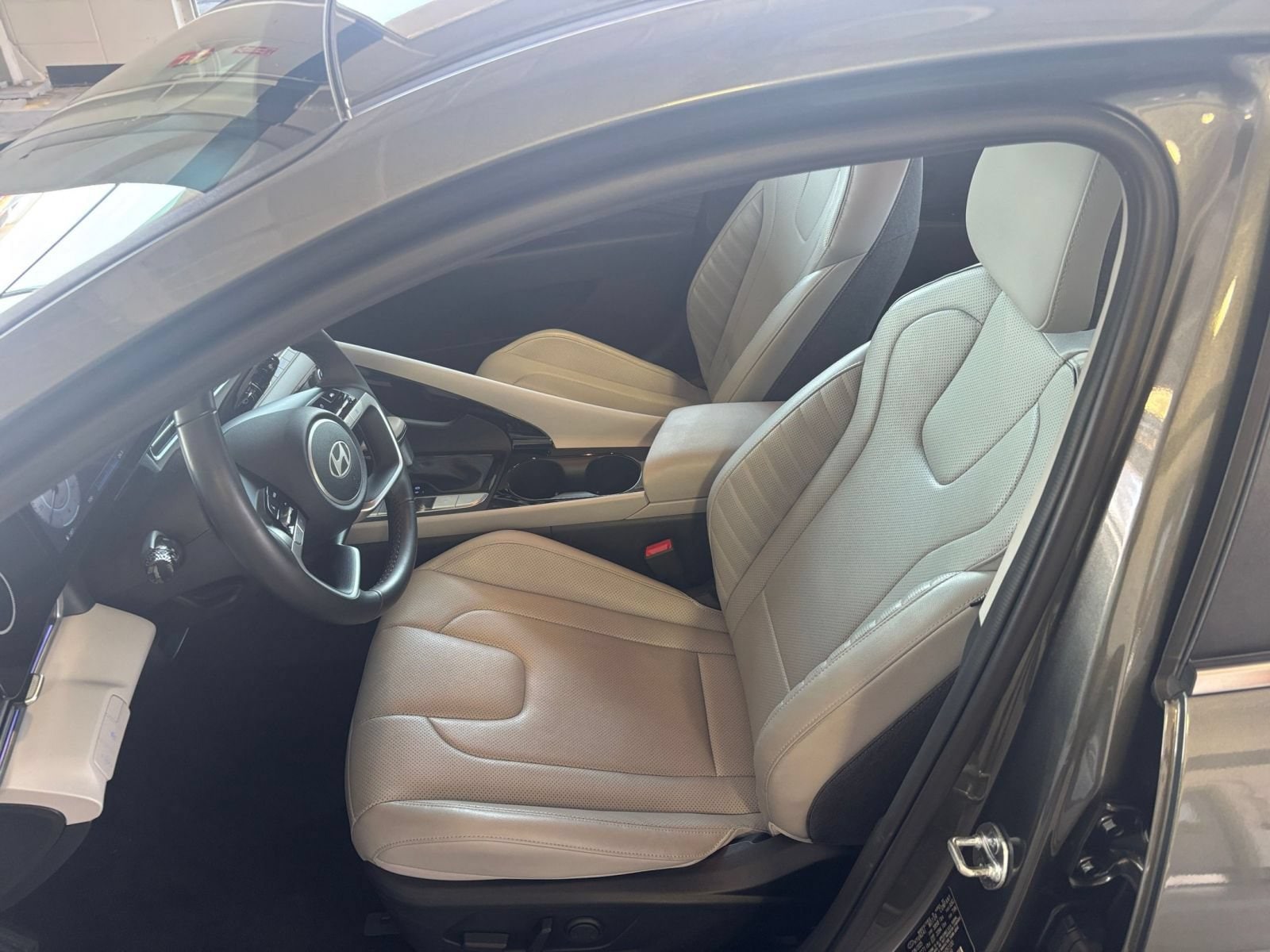 Thumbnail: 2025 Hyundai Elantra - 27