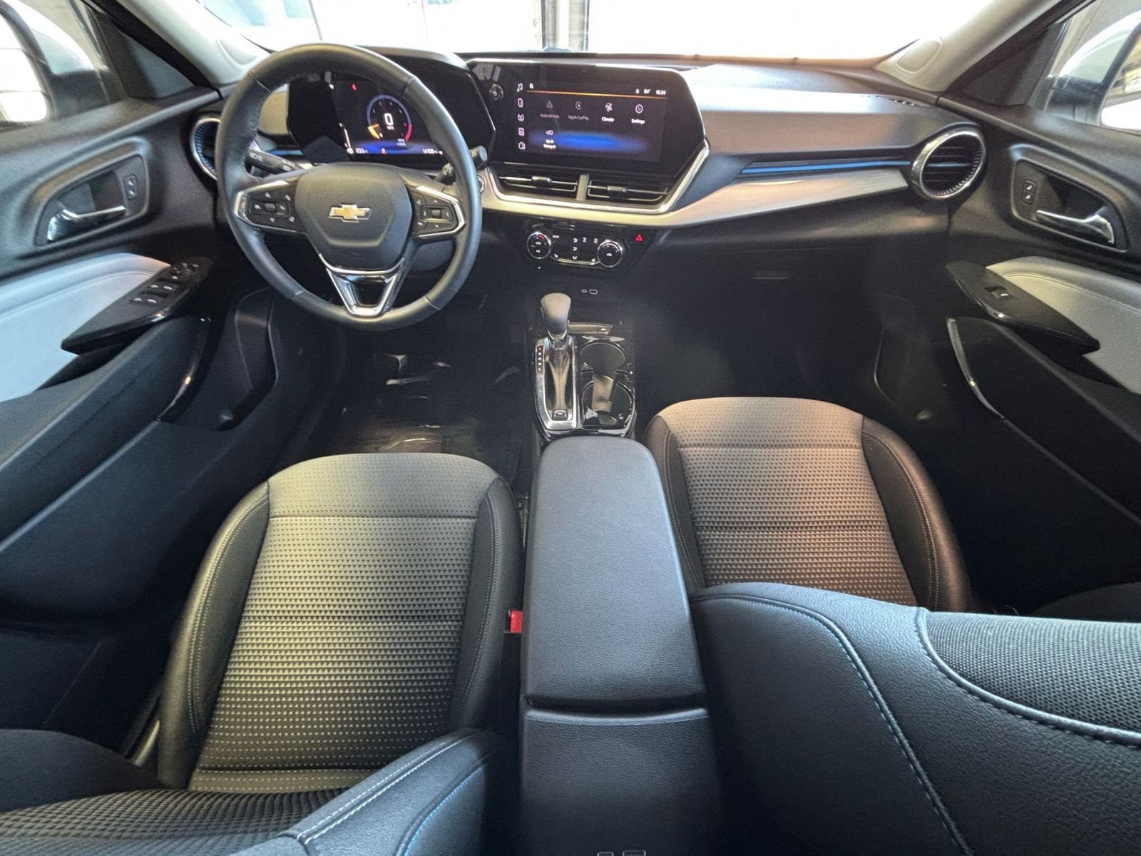 Thumbnail: 2025 Chevrolet Trax - 33