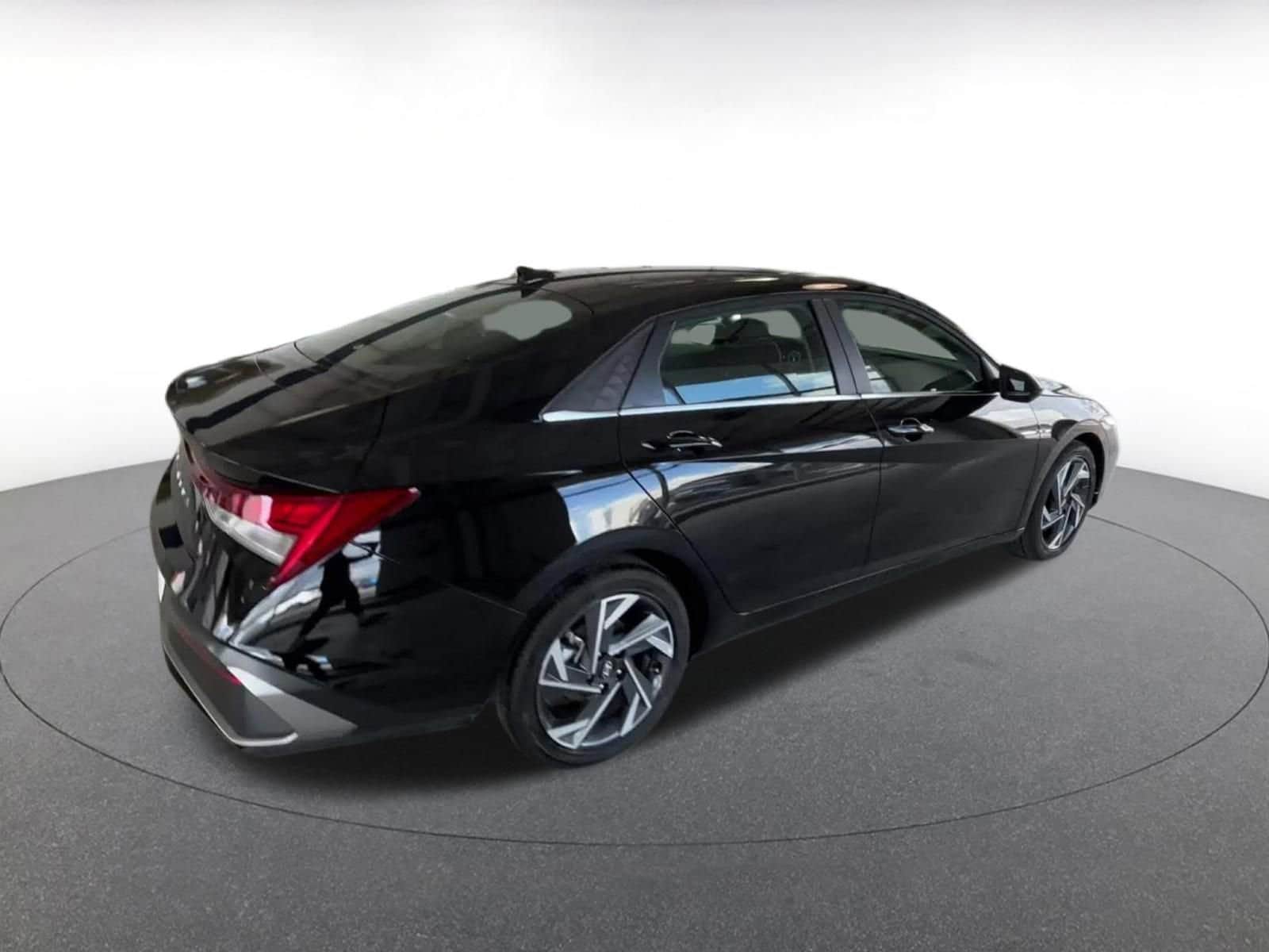 Thumbnail: 2025 Hyundai Elantra - 20