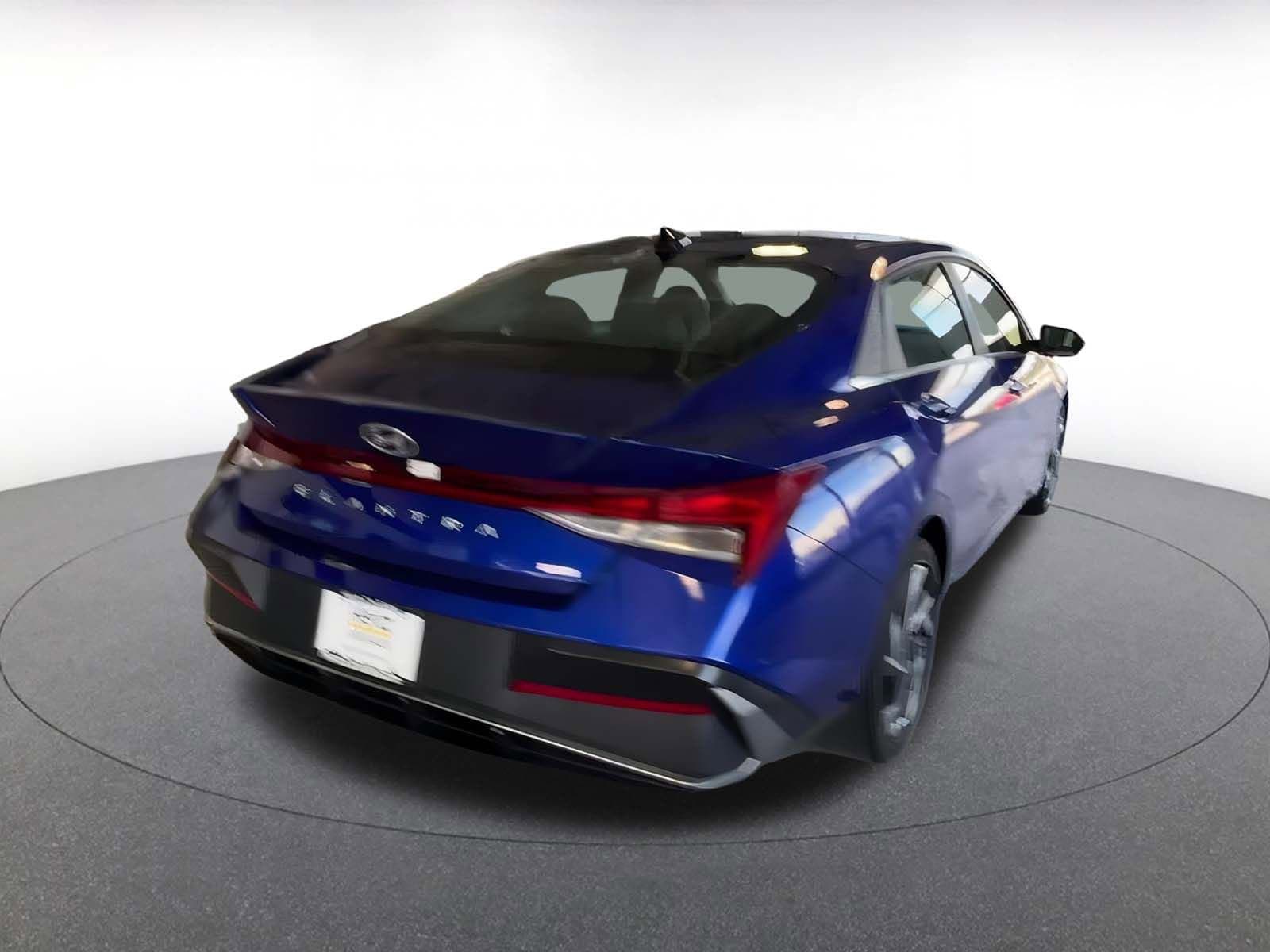 Thumbnail: 2025 Hyundai Elantra - 15