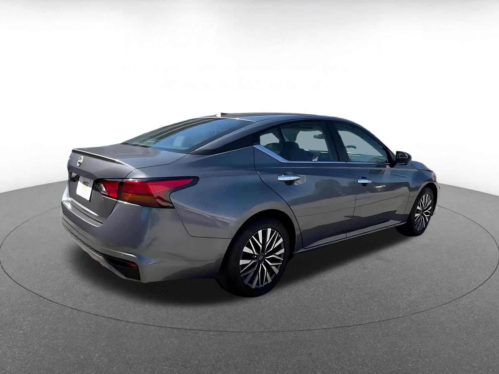 Thumbnail: 2025 Nissan Altima - 20