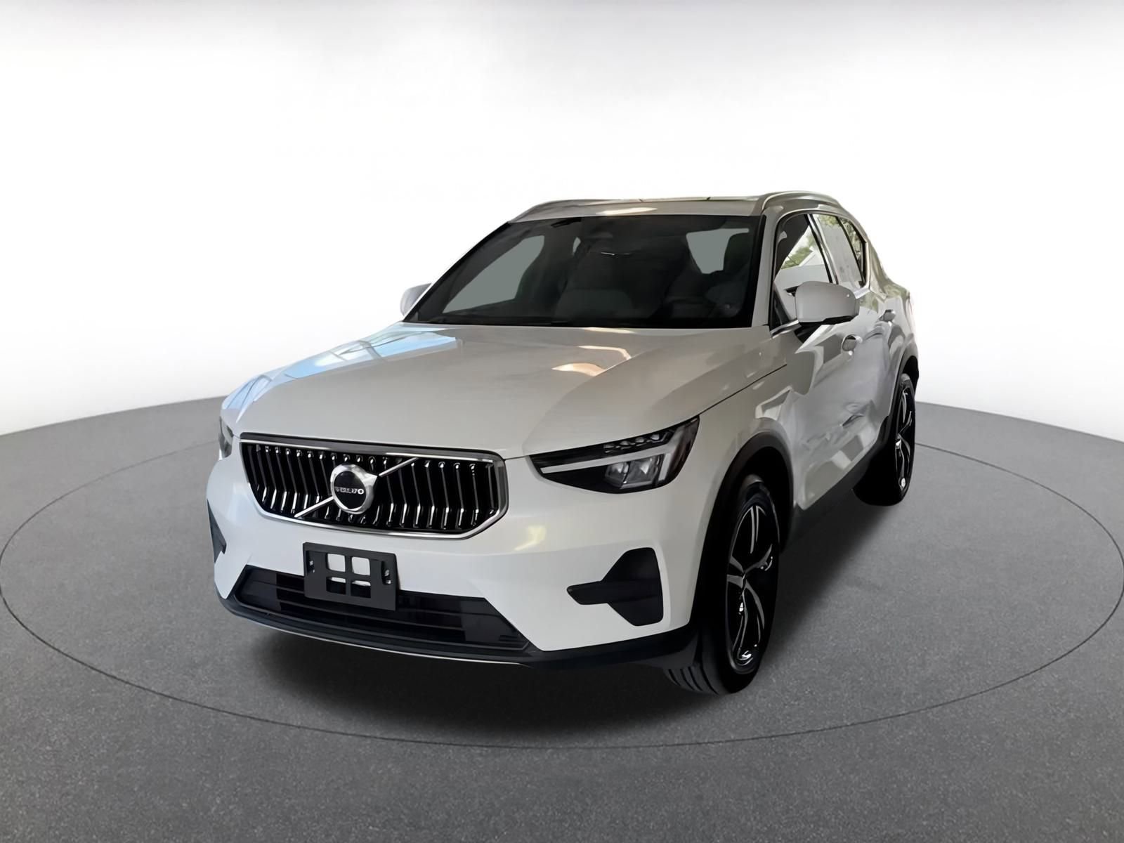 Thumbnail: 2024 Volvo XC40 - 5