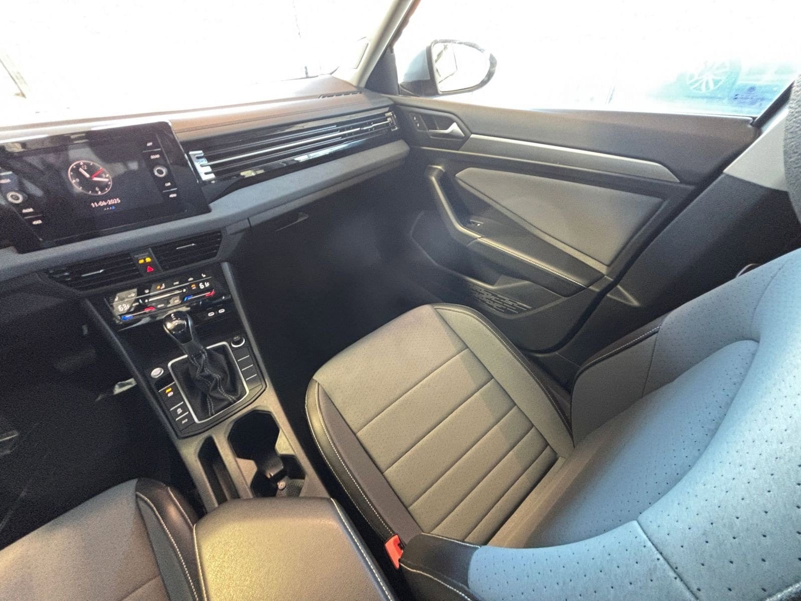 Thumbnail: 2025 Volkswagen Jetta - 34