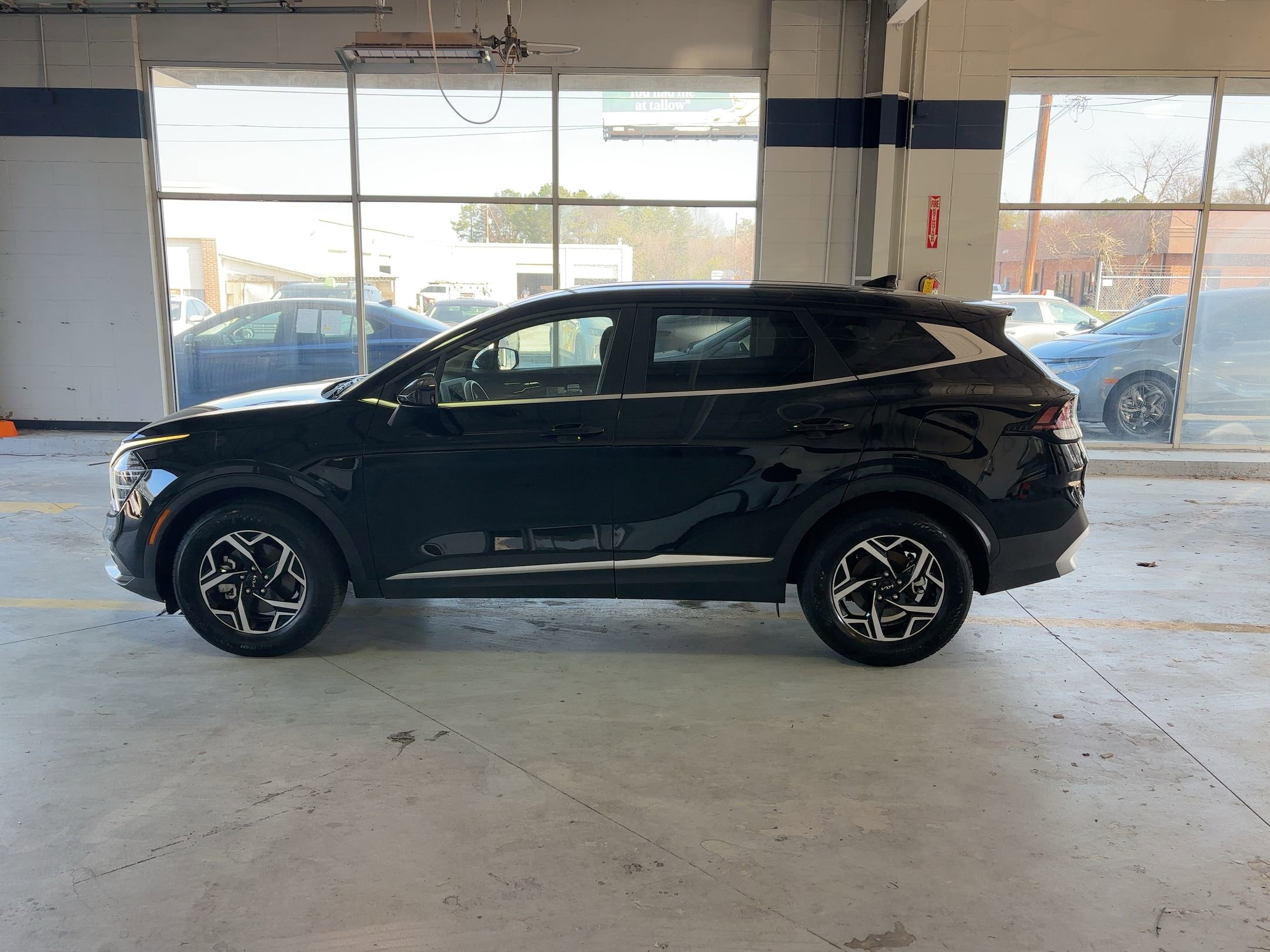 Thumbnail: 2025 Kia Sportage - 6