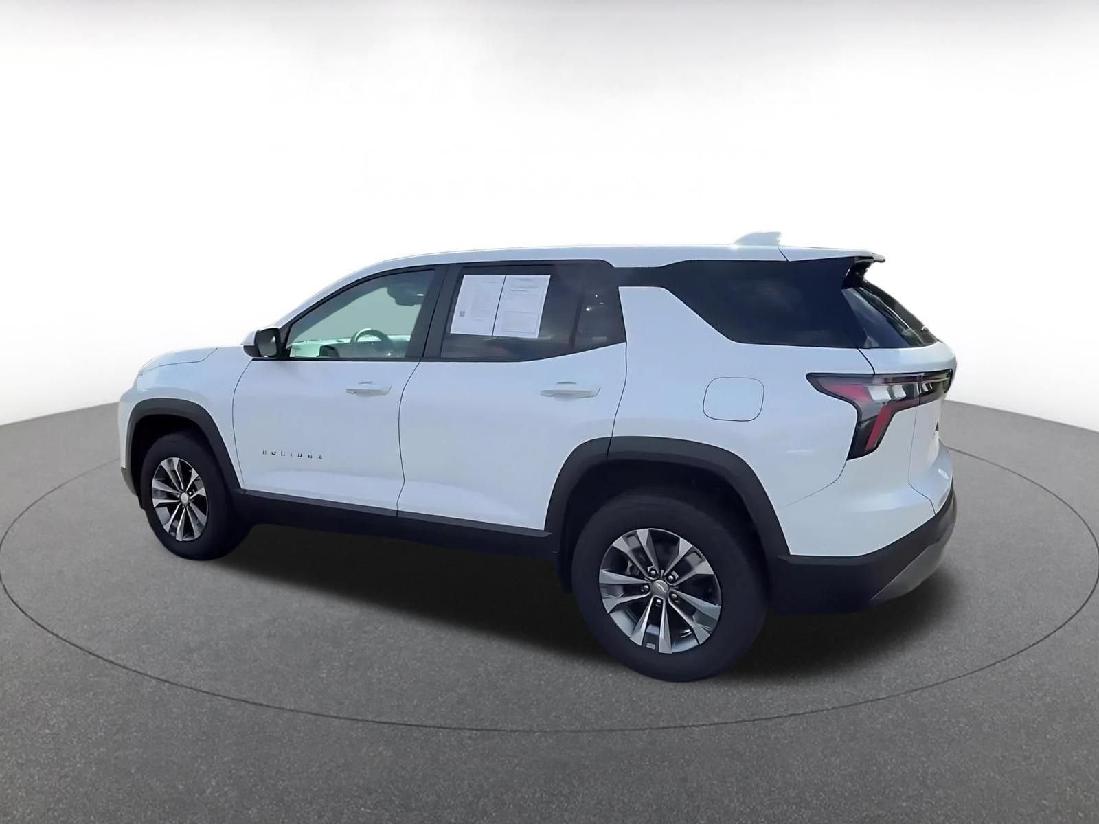 Thumbnail: 2025 Chevrolet Equinox - 9
