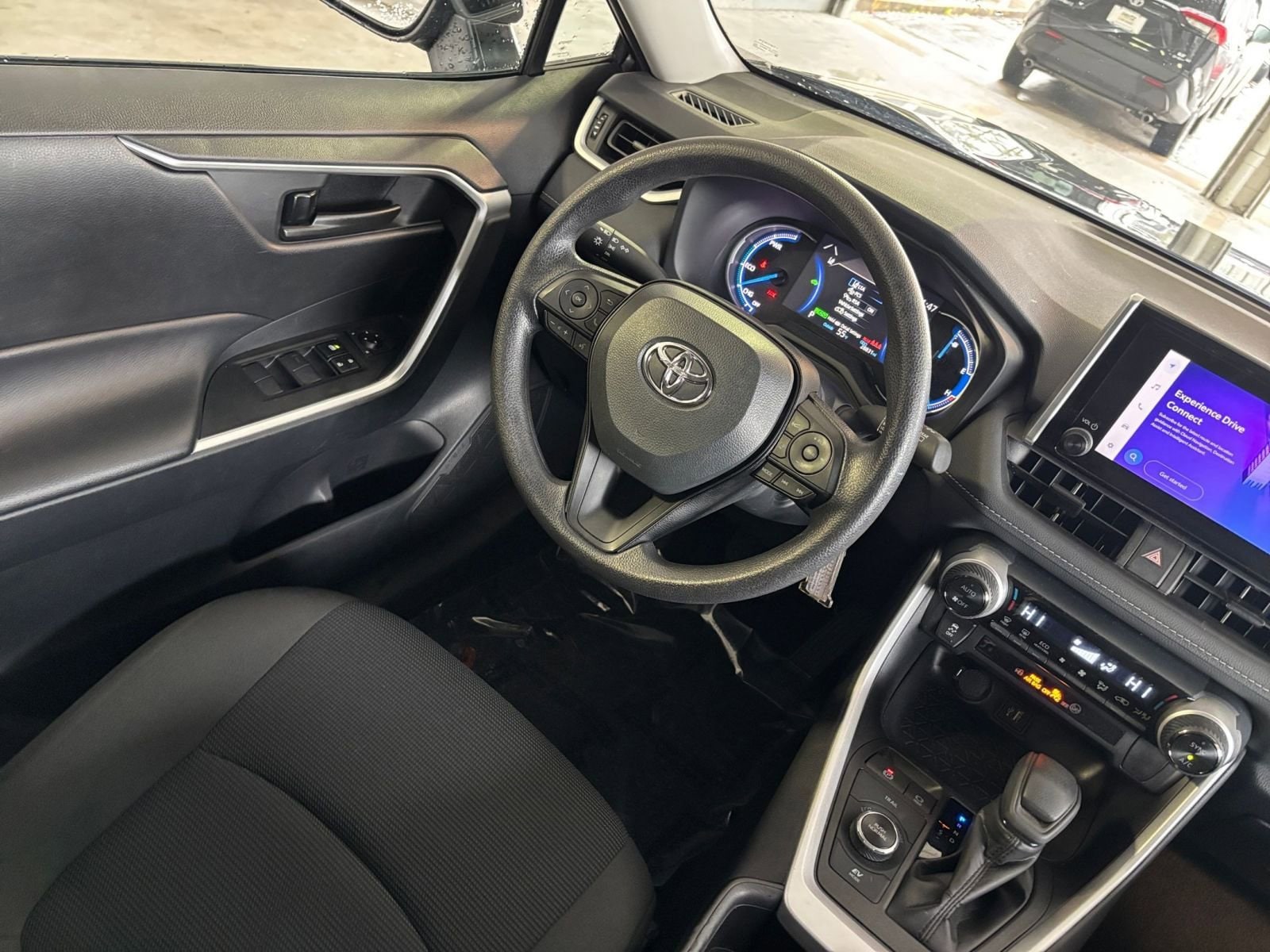 Thumbnail: 2025 Toyota RAV4 - 32