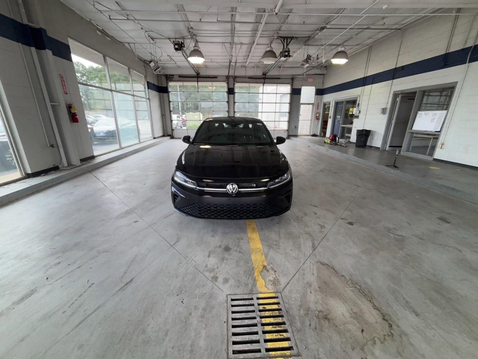 Thumbnail: 2025 Volkswagen Jetta - 16