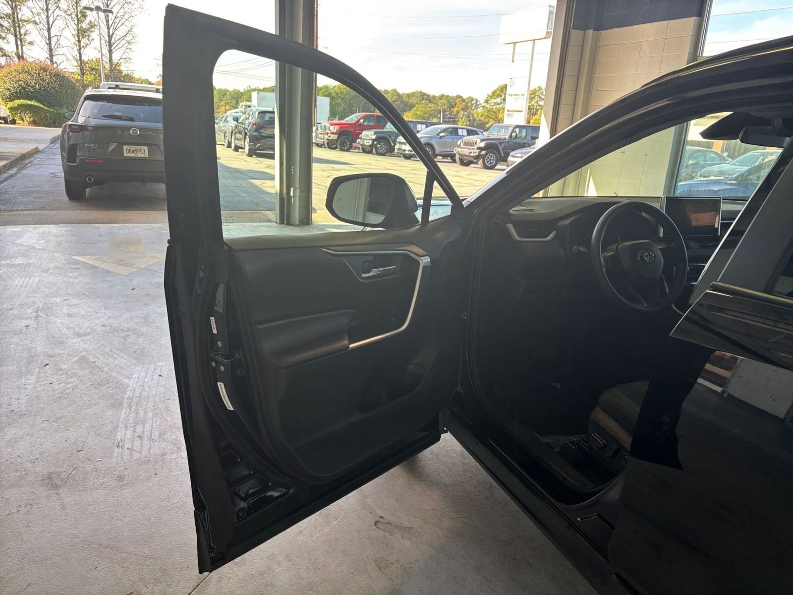 Thumbnail: 2025 Toyota RAV4 - 20