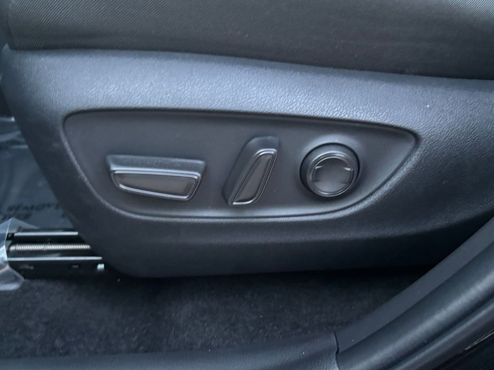 Thumbnail: 2025 Toyota RAV4 - 29