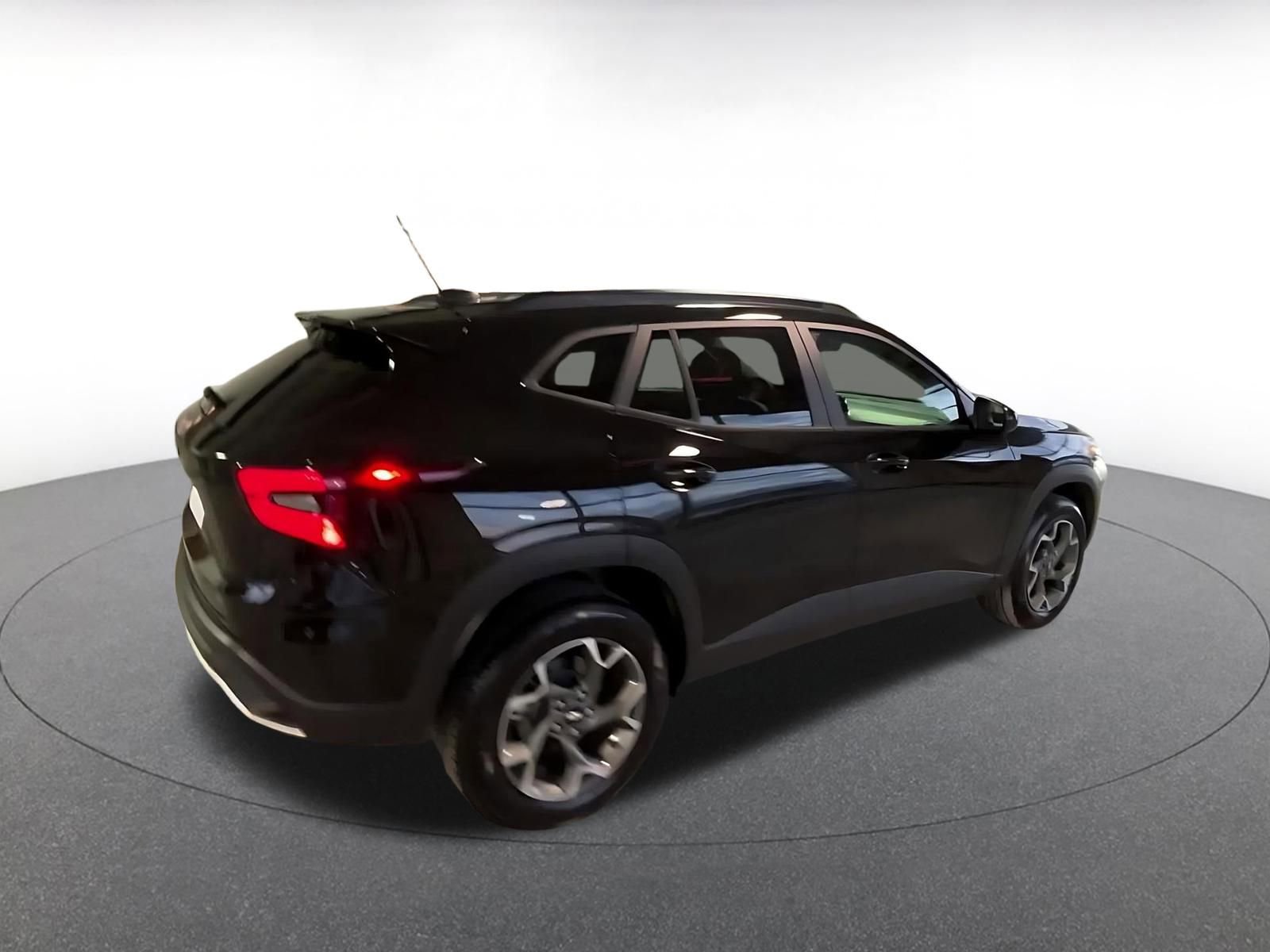 Thumbnail: 2025 Chevrolet Trax - 15