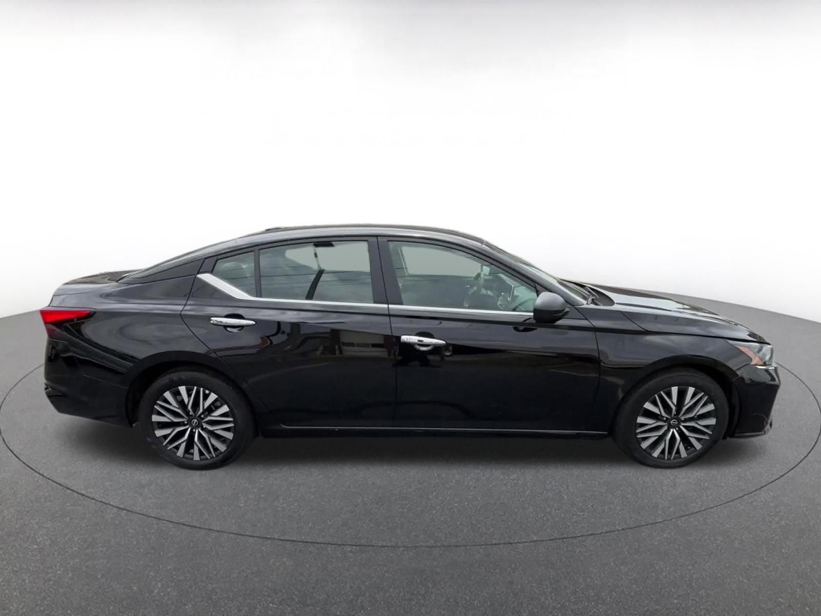 Thumbnail: 2025 Nissan Altima - 16