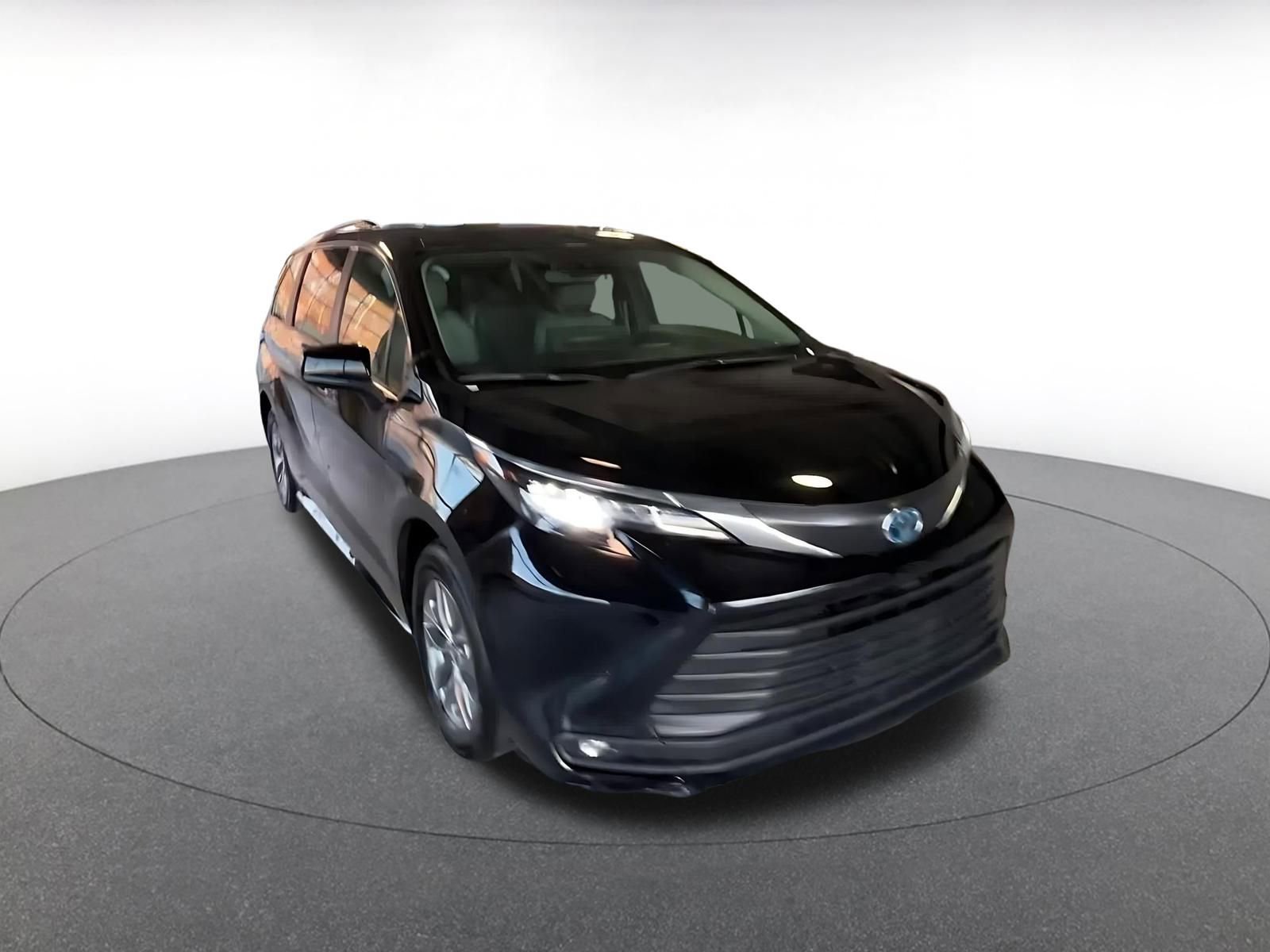 Thumbnail: 2025 Toyota Sienna - 5