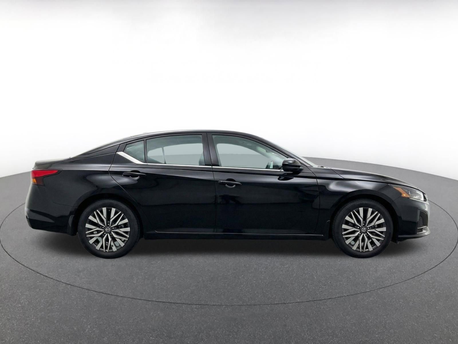 Thumbnail: 2025 Nissan Altima - 10