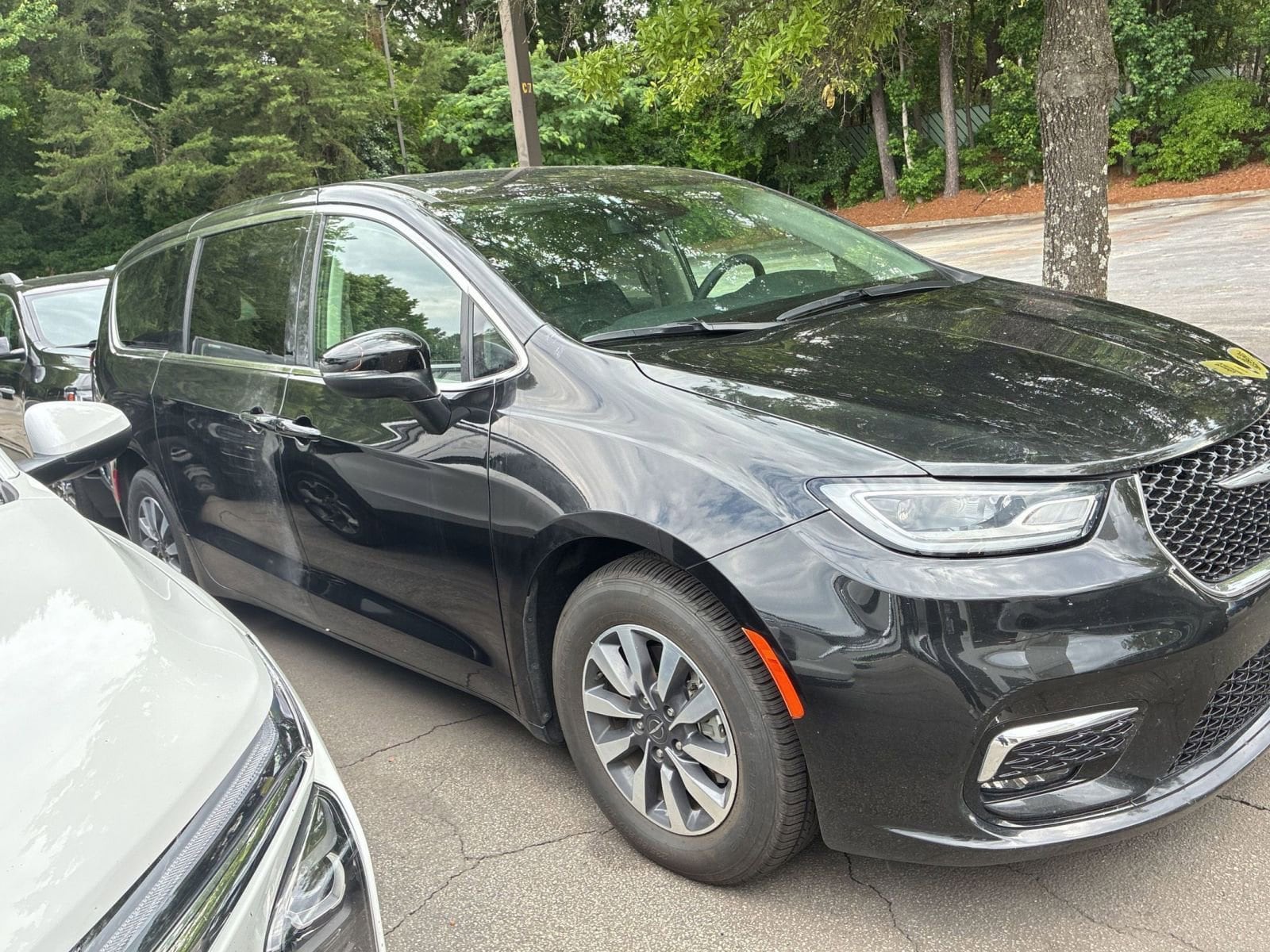 Thumbnail: 2023 Chrysler Pacifica - 2
