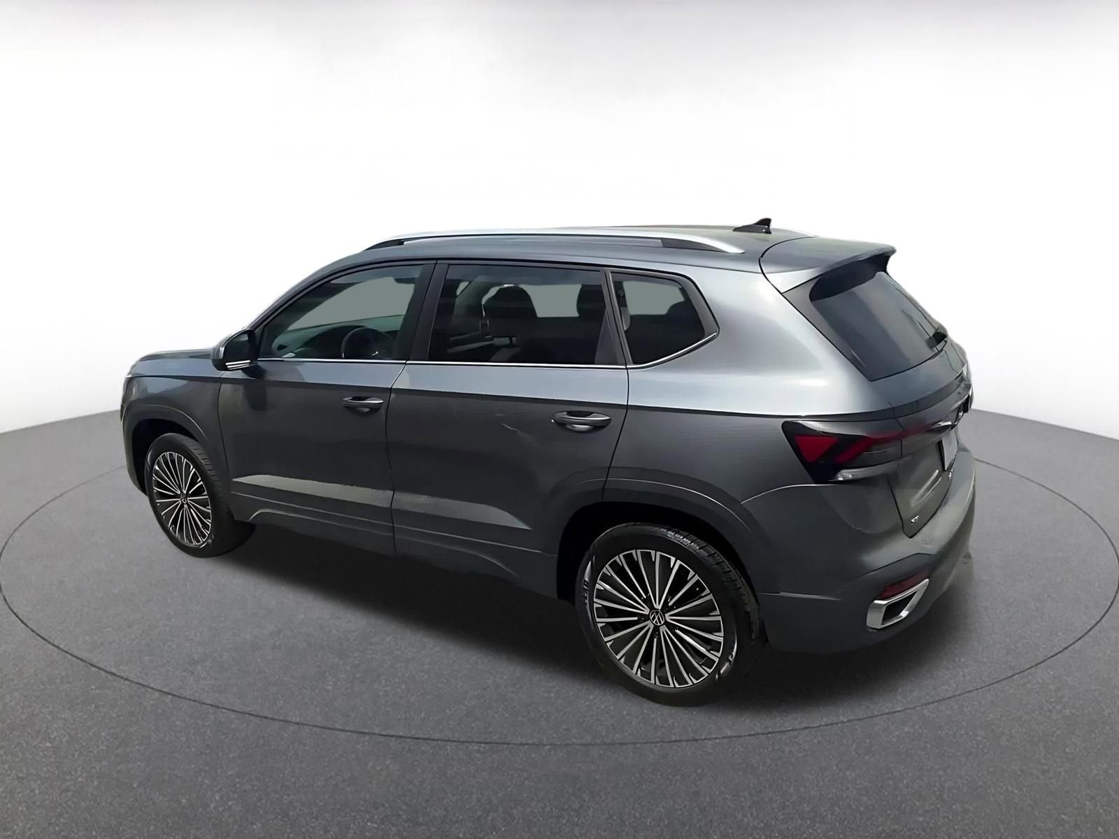 Thumbnail: 2025 Volkswagen Taos - 10