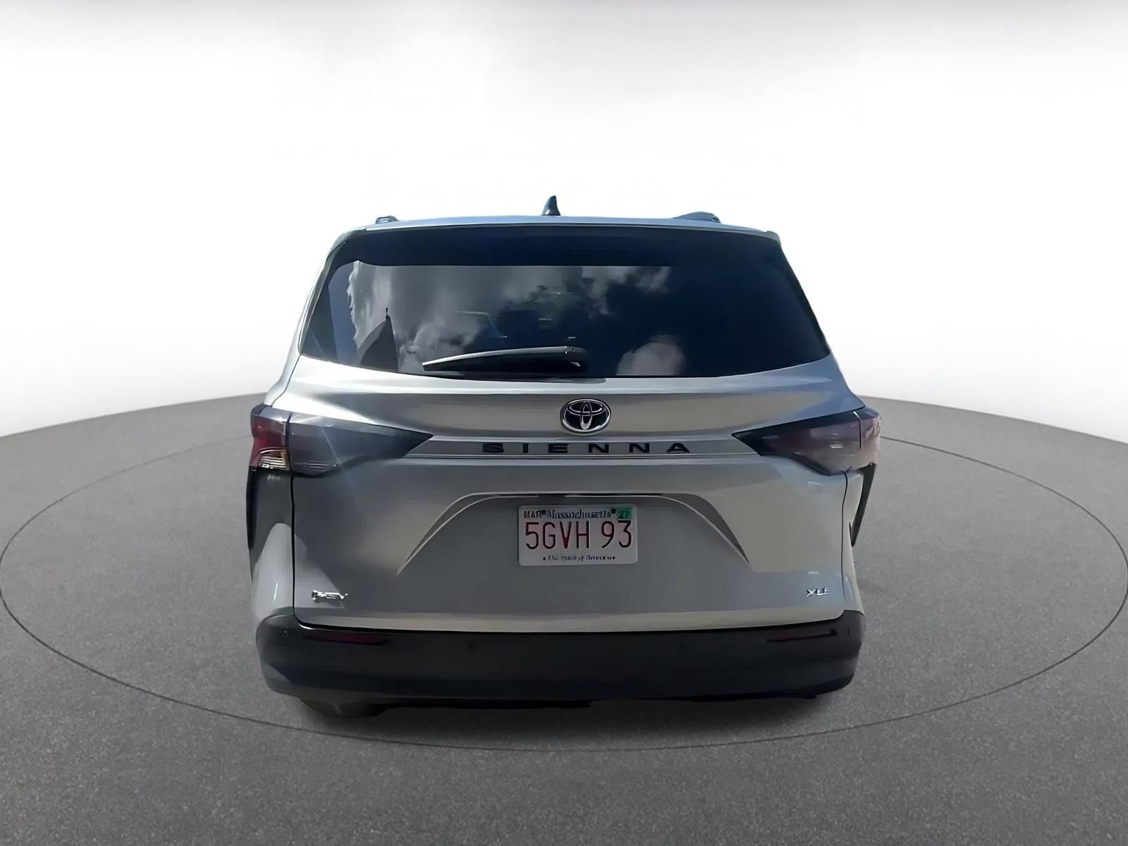 Thumbnail: 2025 Toyota Sienna - 12