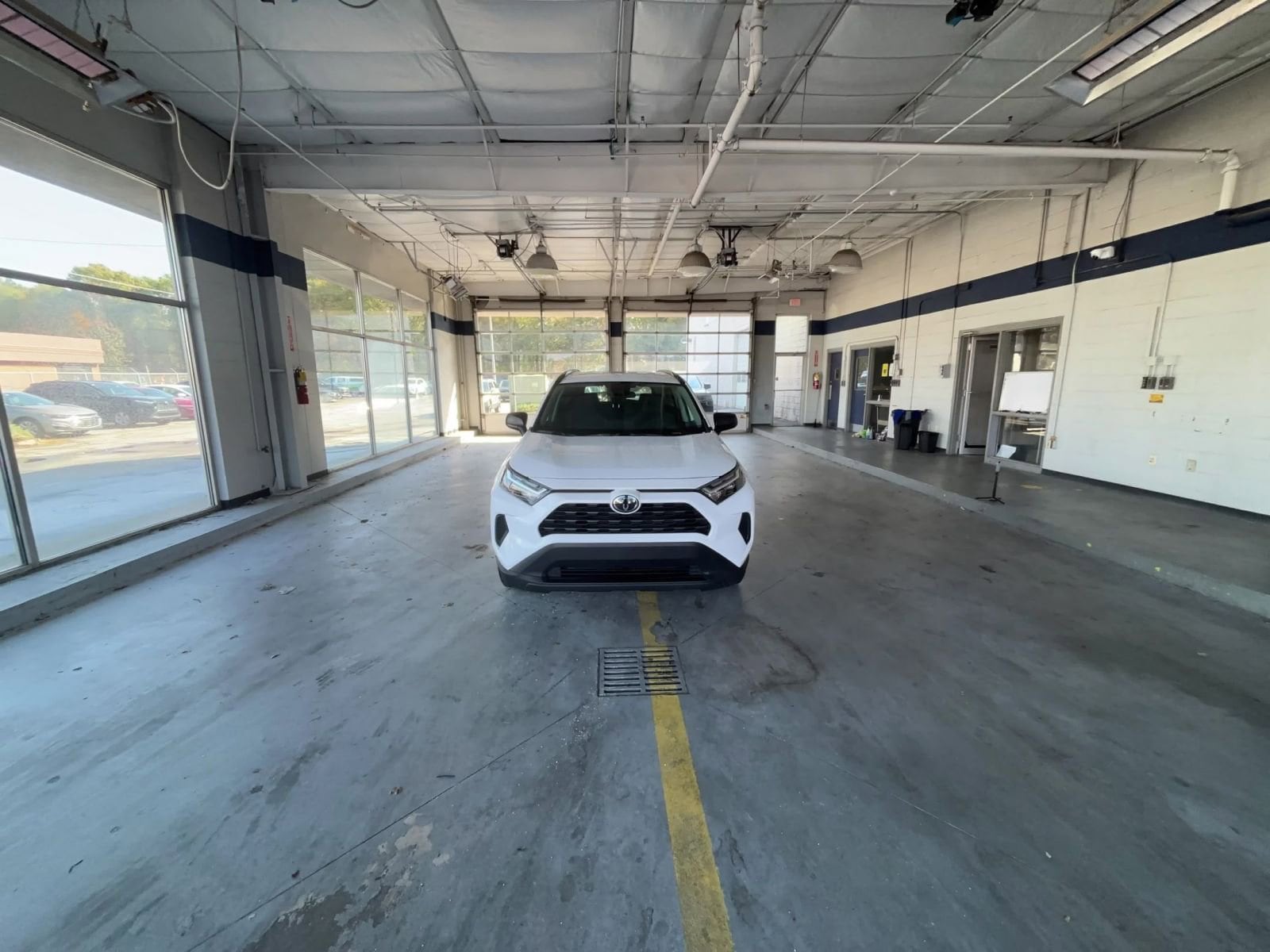 Thumbnail: 2025 Toyota RAV4 - 22