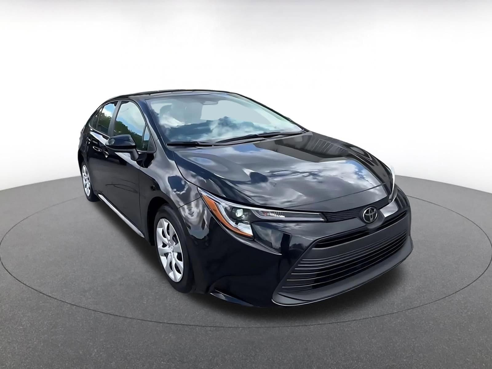 Thumbnail: 2025 Toyota Corolla - 3