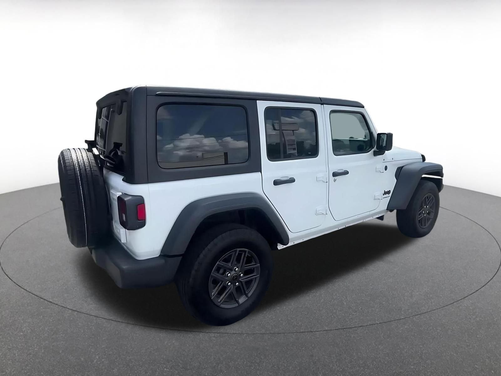 Thumbnail: 2025 Jeep Wrangler - 13
