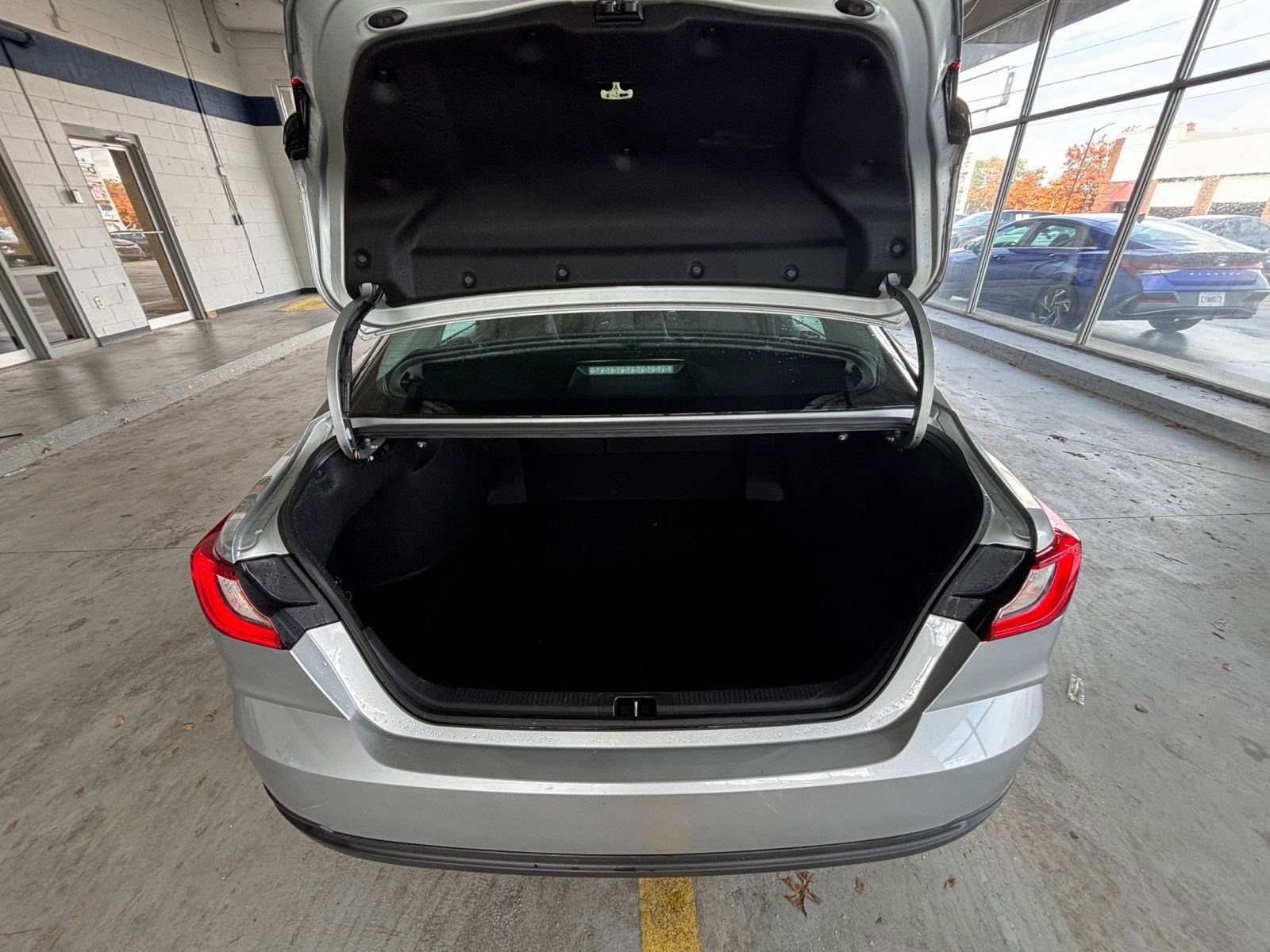 Thumbnail: 2025 Toyota Camry - 30