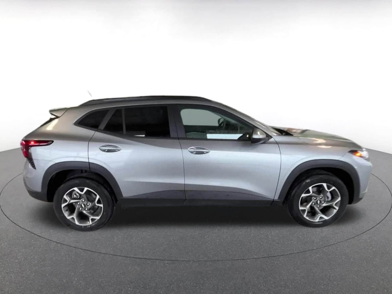 Thumbnail: 2025 Chevrolet Trax - 16