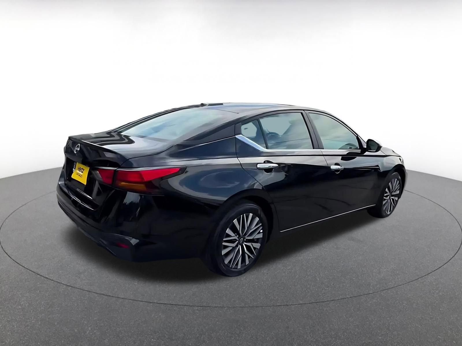 Thumbnail: 2025 Nissan Altima - 13