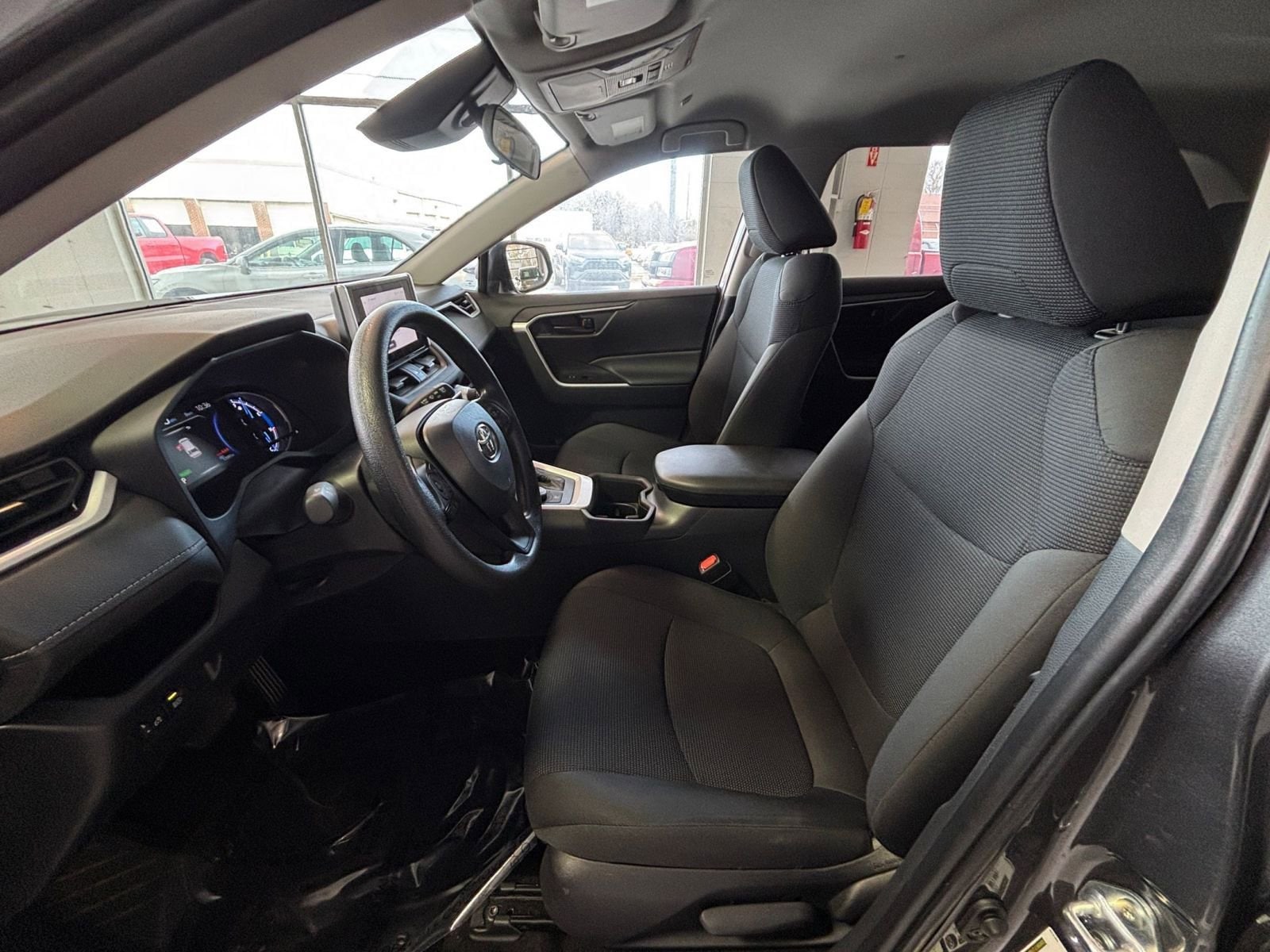 Thumbnail: 2025 Toyota RAV4 - 26