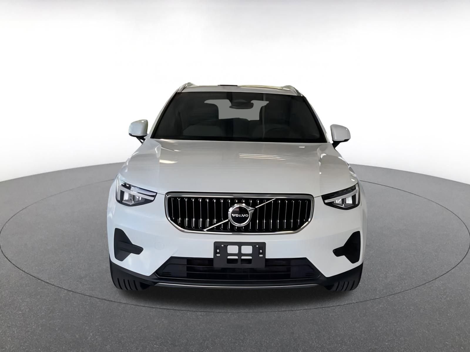 Thumbnail: 2024 Volvo XC40 - 11