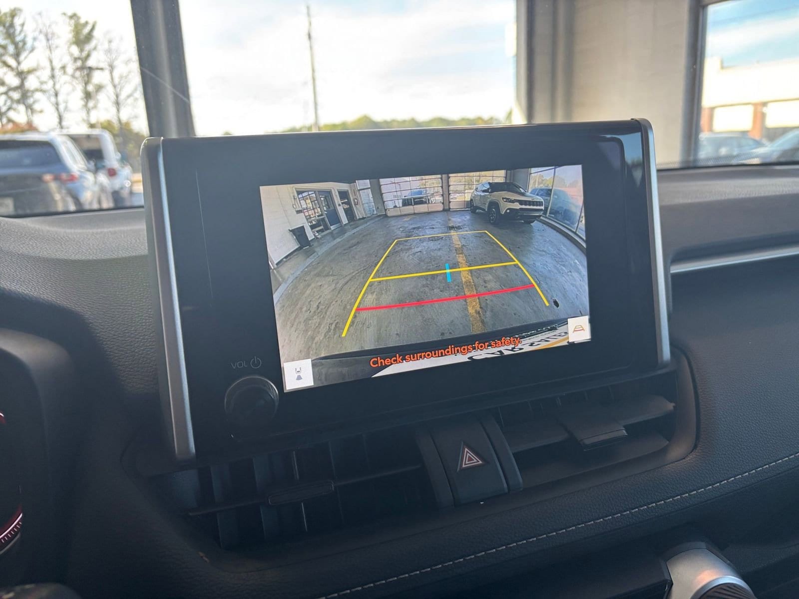 Thumbnail: 2025 Toyota RAV4 - 17