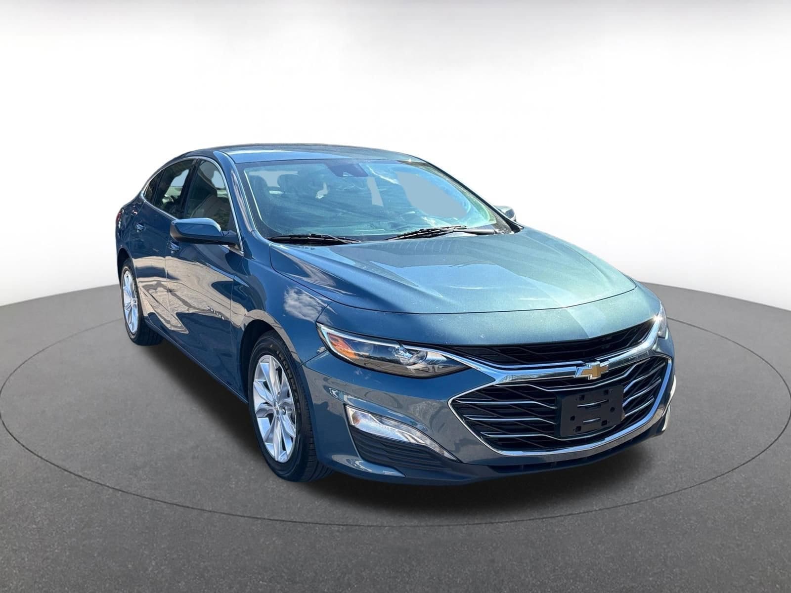 Thumbnail: 2024 Chevrolet Malibu - 1