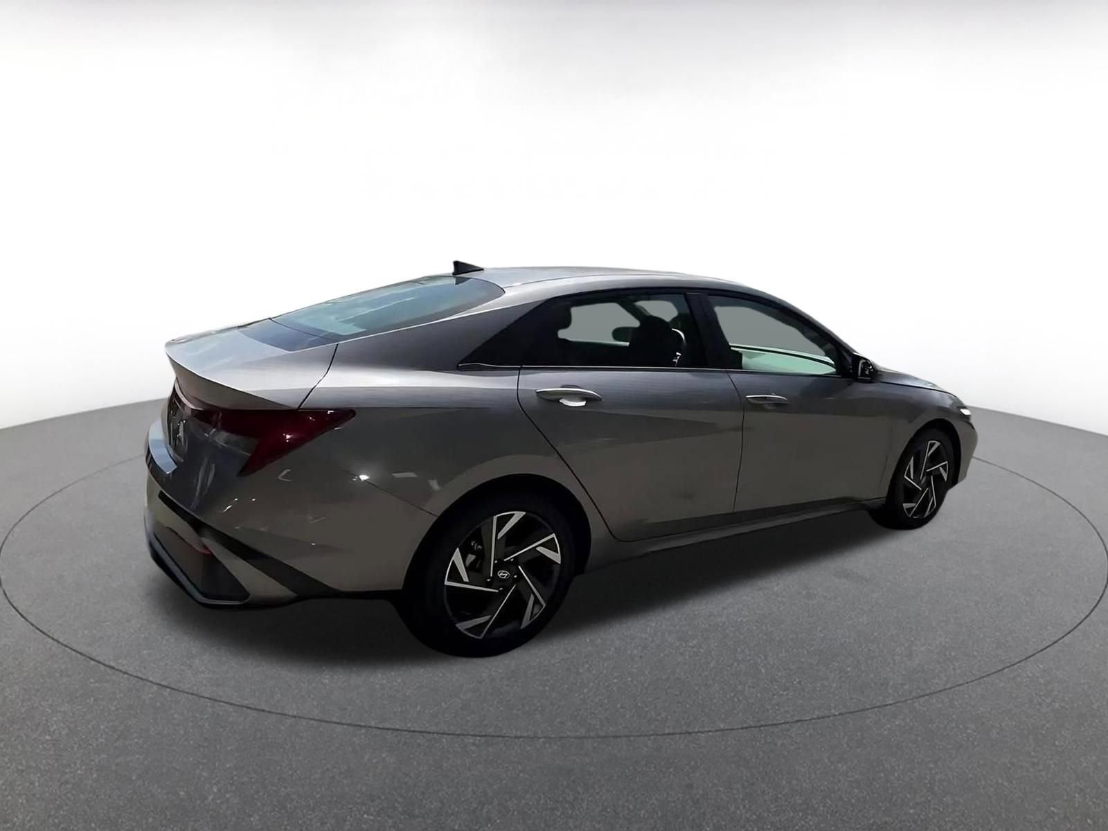Thumbnail: 2025 Hyundai Elantra - 15
