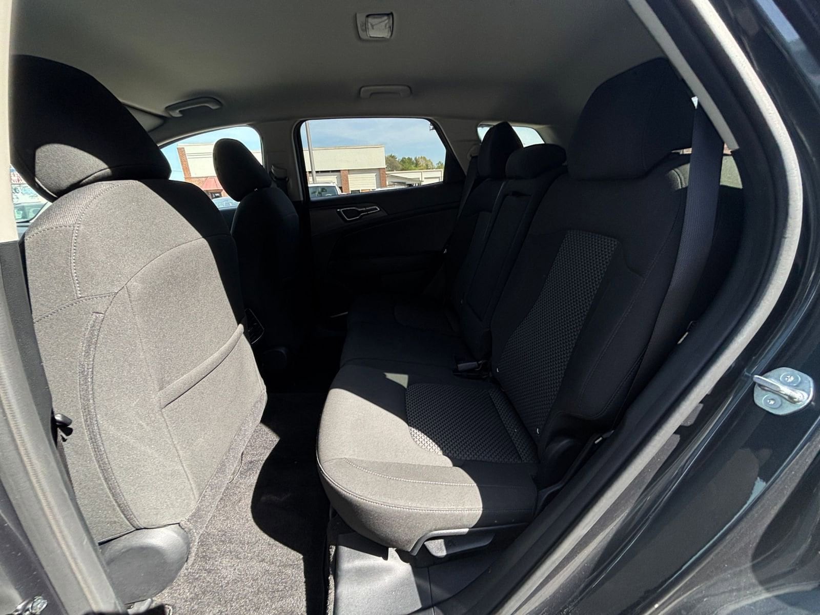 Thumbnail: 2025 Kia Sportage - 25