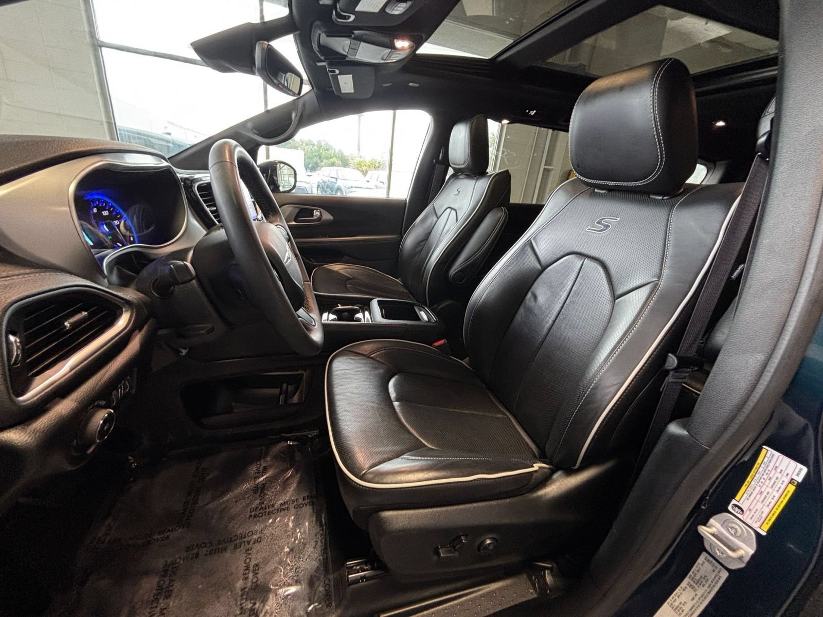 Thumbnail: 2025 Chrysler Pacifica - 29