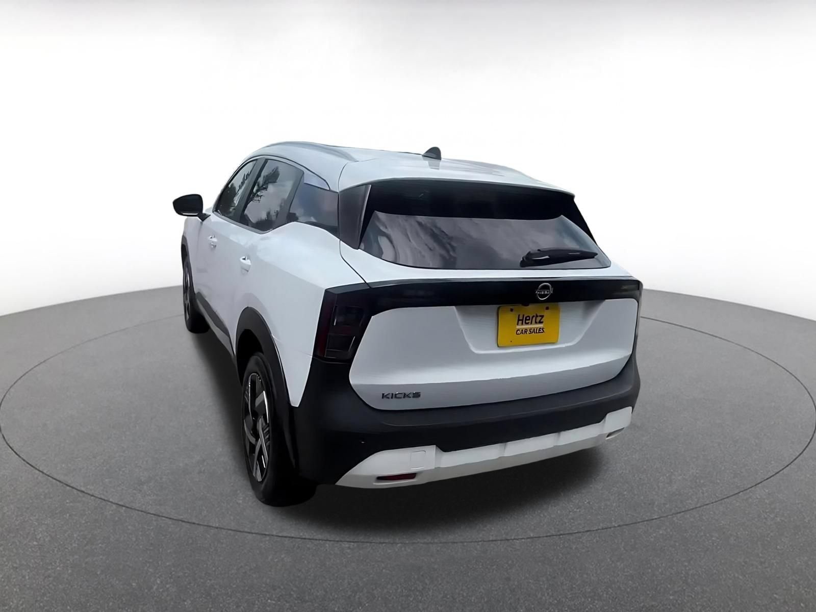 Thumbnail: 2026 Nissan Kicks - 11