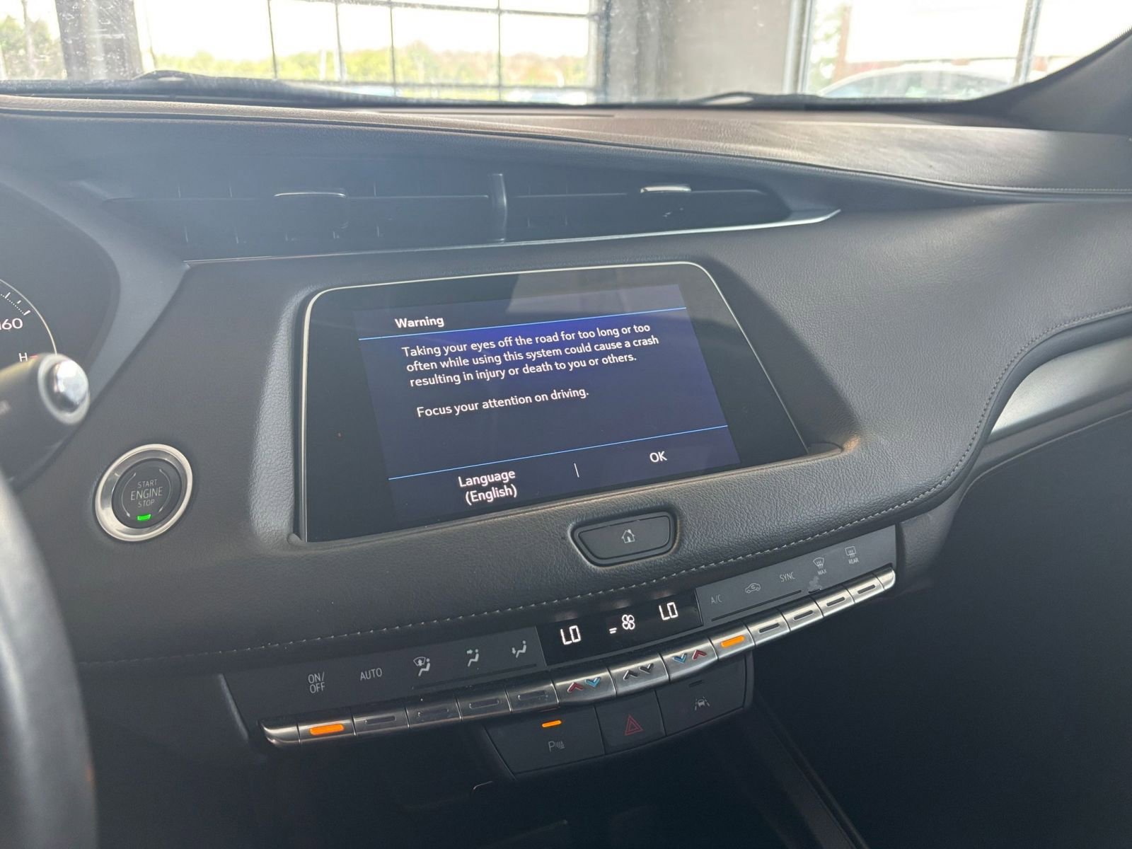 Thumbnail: 2023 Cadillac XT4 - 21