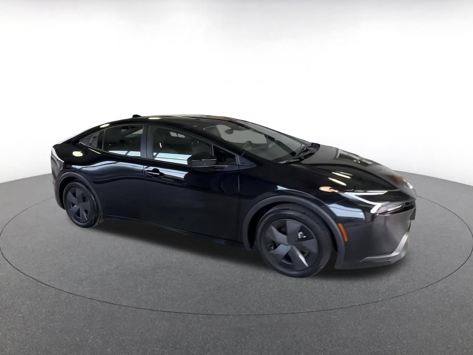 Thumbnail: 2025 Toyota Prius - 2