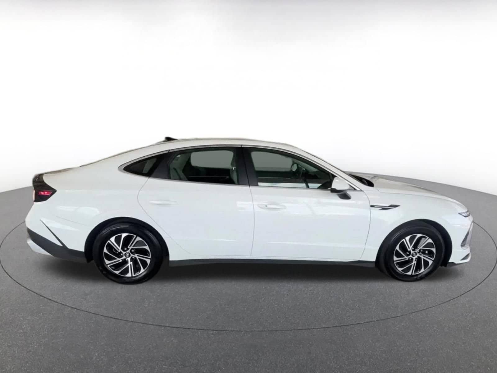 Thumbnail: 2026 Hyundai Sonata - 16