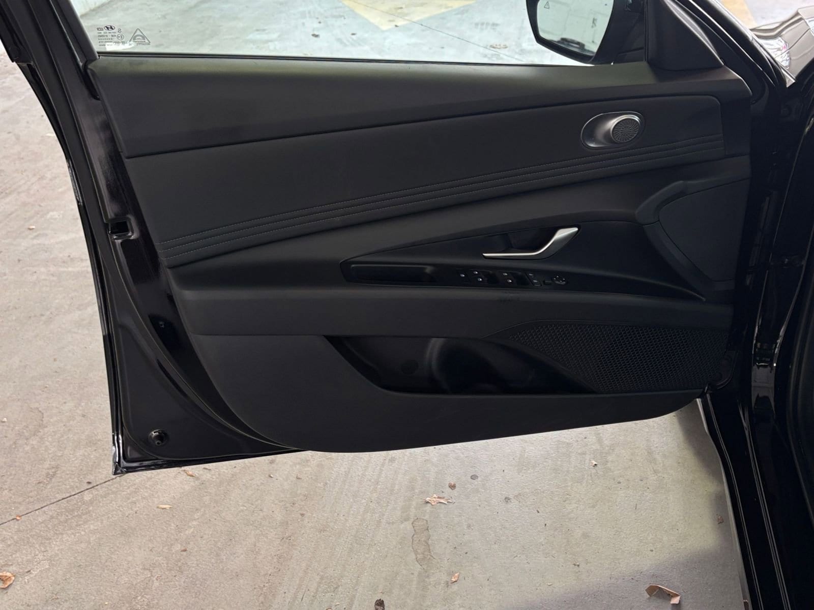 Thumbnail: 2025 Hyundai Elantra - 25