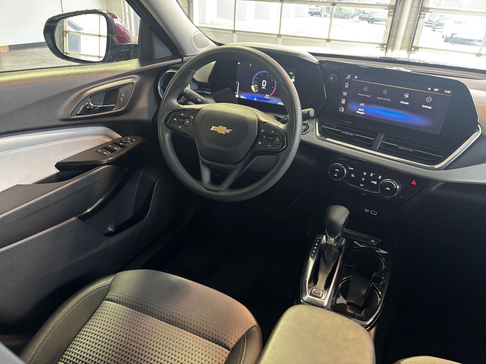 Thumbnail: 2025 Chevrolet Trax - 34