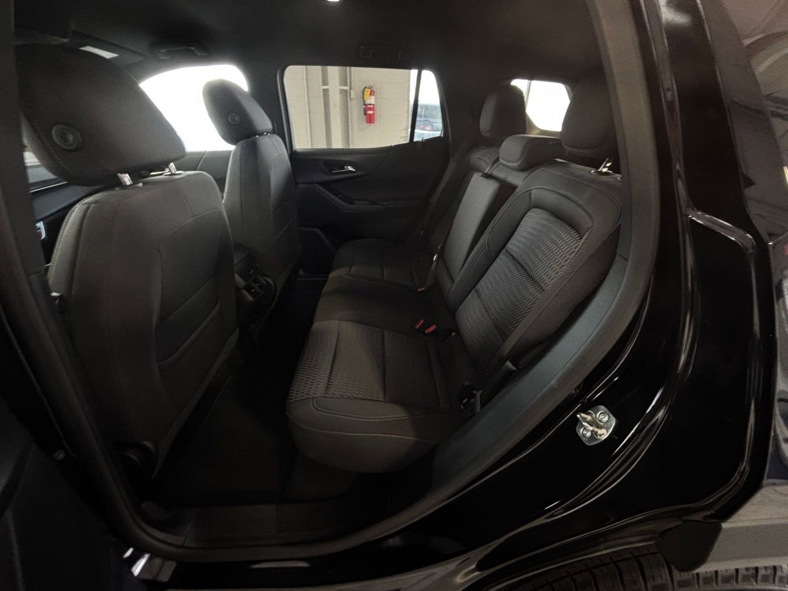 Thumbnail: 2025 Chevrolet Equinox - 25