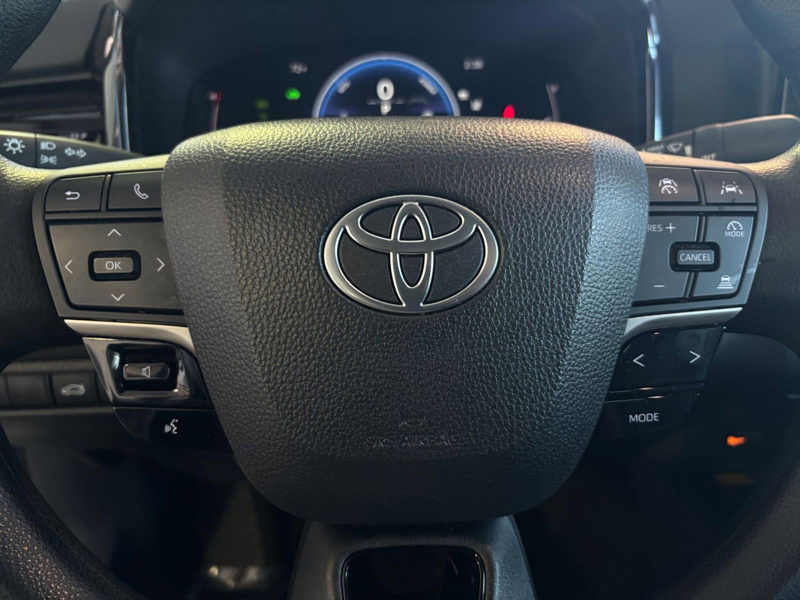 Thumbnail: 2025 Toyota Camry - 32