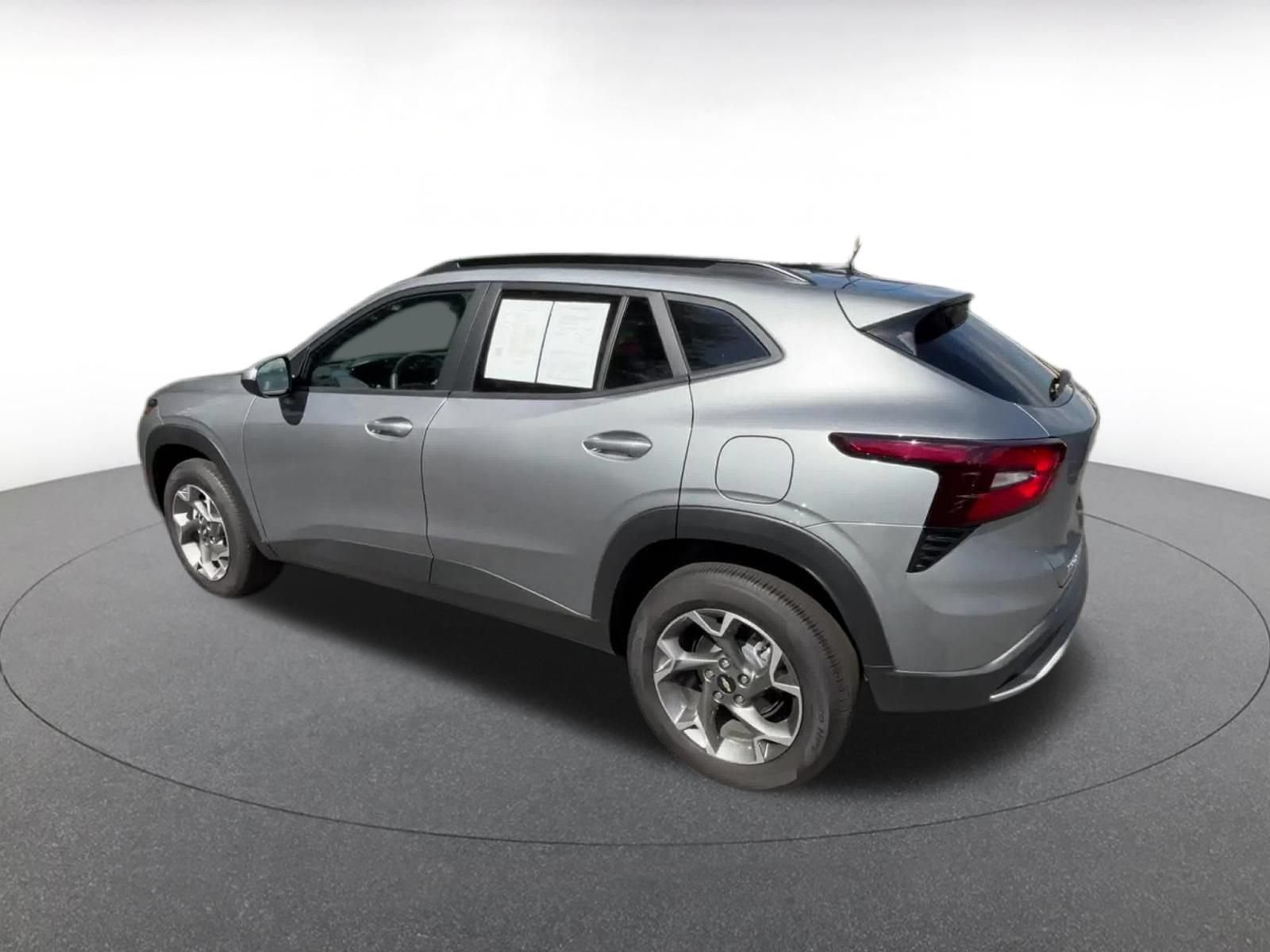 Thumbnail: 2025 Chevrolet Trax - 8