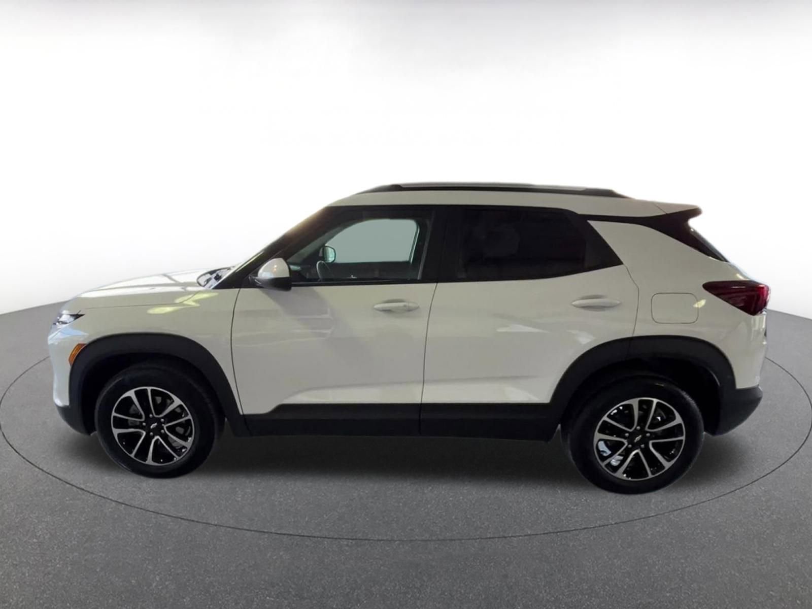 Thumbnail: 2025 Chevrolet TrailBlazer - 8