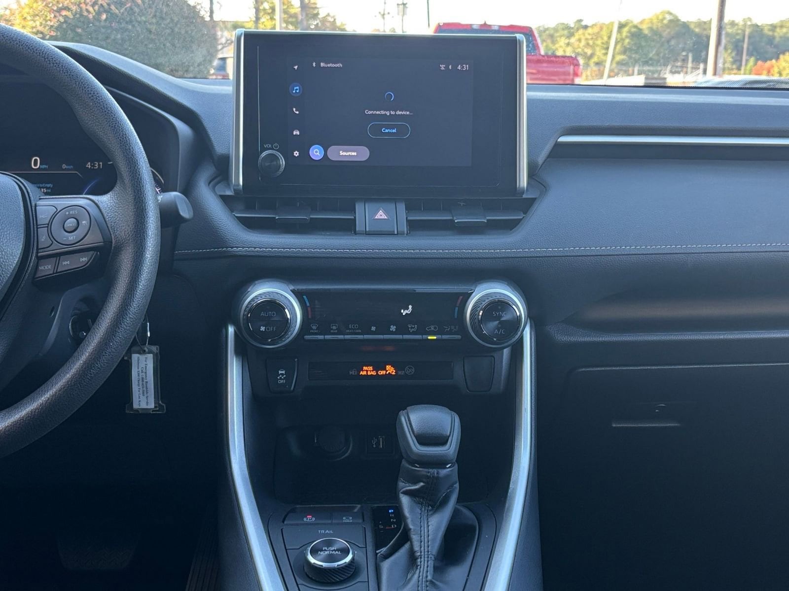 Thumbnail: 2025 Toyota RAV4 - 25