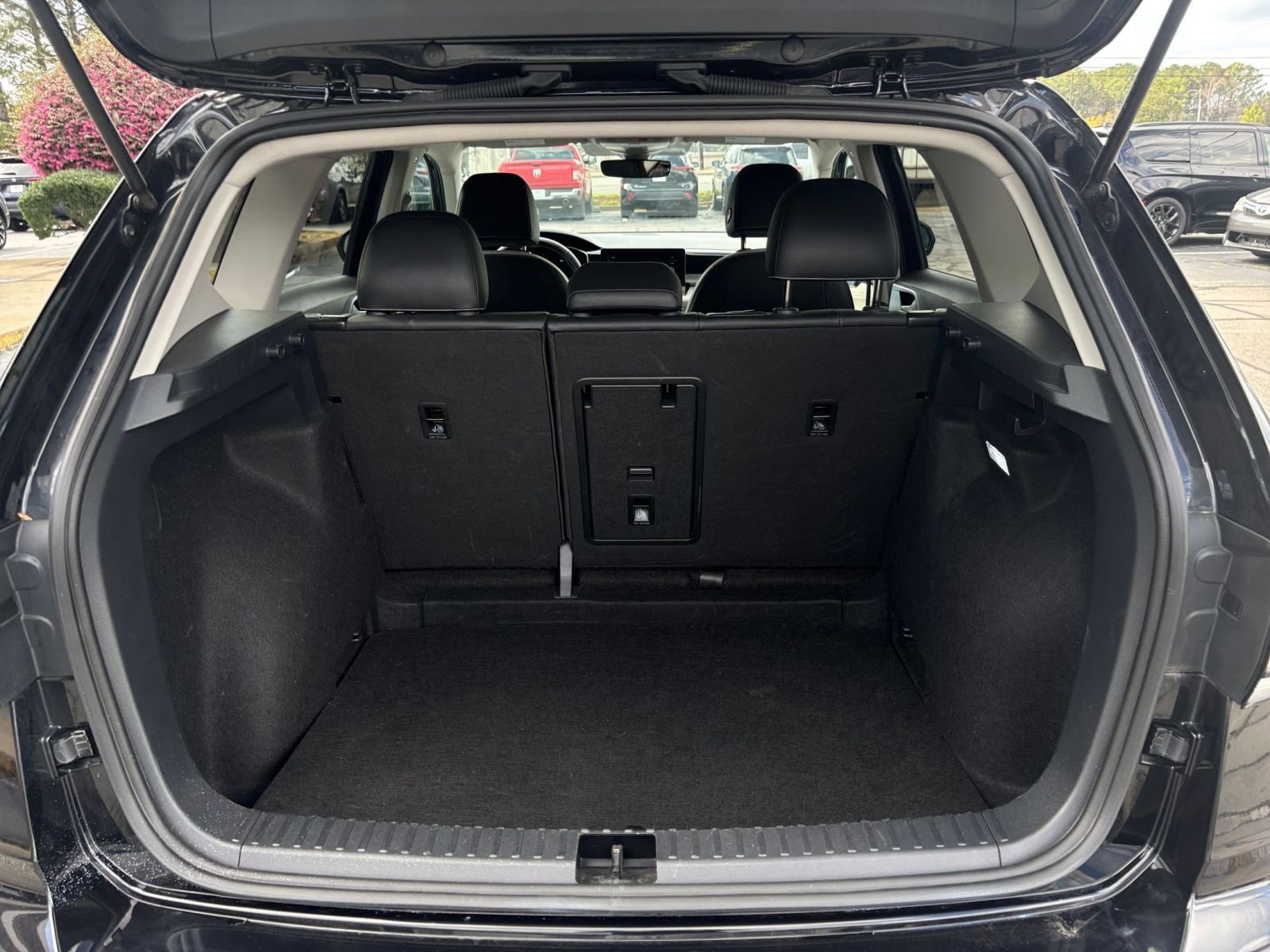 Thumbnail: 2025 Volkswagen Taos - 34